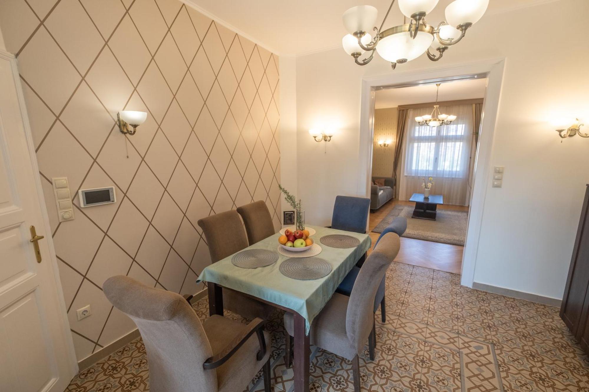 Giovanni'S Airport House Budapest Extérieur photo